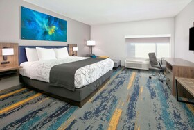 La Quinta Inn & Suites by Wyndham Dallas/Fairpark