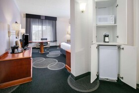 La Quinta Inn & Suites Dallas North Central