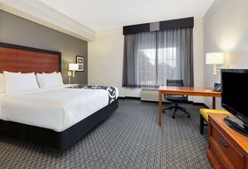 La Quinta Inn & Suites Dallas North Central