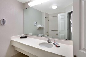 La Quinta Inn & Suites Dallas North Central