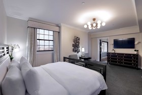 Le Méridien Dallas, The Stoneleigh