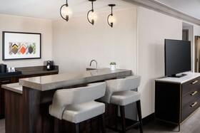 Marriott Dallas Addison Quorum Galleria