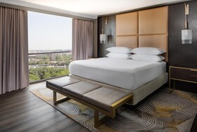 Marriott Dallas Addison Quorum Galleria