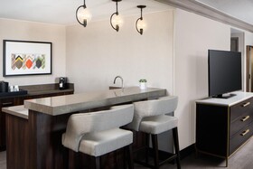 Marriott Dallas Addison Quorum Galleria