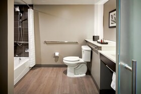 Marriott Dallas Addison Quorum Galleria
