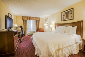 MCM Eleganté Hotel & Suites