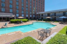 MCM Eleganté Hotel & Suites