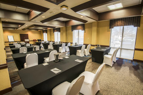MCM Eleganté Hotel & Suites
