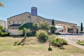 Motel 6 Dallas Galleria