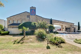 Motel 6 Dallas Galleria