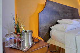 Romantic Inn & Suites