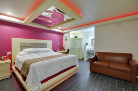 Romantic Inn & Suites