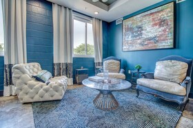The Bishop Arts Hotel by Bluelofts