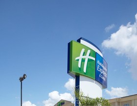 Holiday Inn Express Hotel & Suites Deer Park