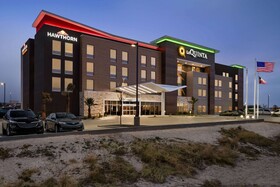 La Quinta Inn & Suites By Wyndham Del Rio