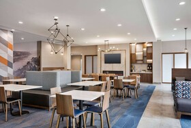 La Quinta Inn & Suites By Wyndham Del Rio