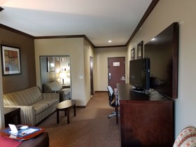 Best Western Plus Texoma Hotel & Suites