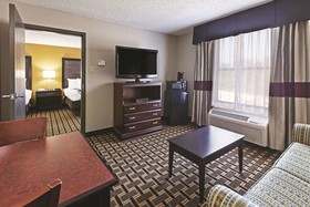La Quinta Inn & Suites by Wyndham Denison - N. Lake Texoma