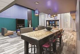 La Quinta Inn & Suites by Wyndham Denison - N. Lake Texoma