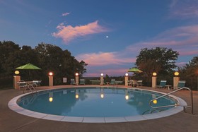 La Quinta Inn & Suites by Wyndham Denison - N. Lake Texoma