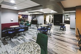 La Quinta Inn & Suites by Wyndham Denison - N. Lake Texoma