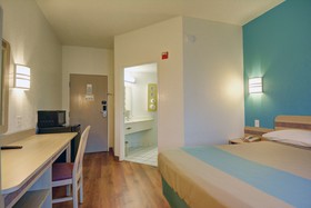 Motel 6 Denison