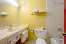 Economy Inn & Suites