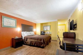 Economy Inn & Suites