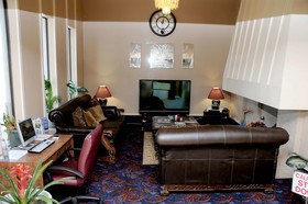 Economy Inn & Suites