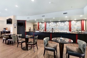 Best Western Premier Crown Chase Inn & Suites
