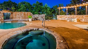Best Western Premier Crown Chase Inn & Suites