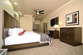 Best Western Premier Crown Chase Inn & Suites