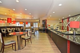 Best Western Premier Crown Chase Inn & Suites