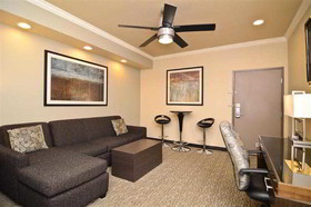 Best Western Premier Crown Chase Inn & Suites