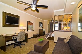 Best Western Premier Crown Chase Inn & Suites