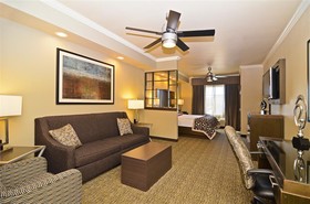 Best Western Premier Crown Chase Inn & Suites
