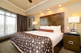 Best Western Premier Crown Chase Inn & Suites