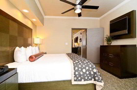 Best Western Premier Crown Chase Inn & Suites