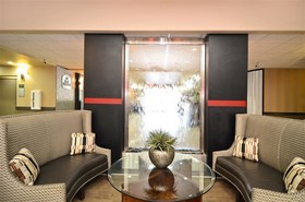 Best Western Premier Crown Chase Inn & Suites