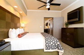 Best Western Premier Crown Chase Inn & Suites
