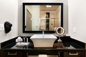 Best Western Premier Crown Chase Inn & Suites