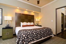 Best Western Premier Crown Chase Inn & Suites
