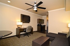 Best Western Premier Crown Chase Inn & Suites