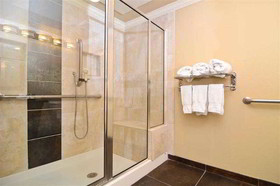 Best Western Premier Crown Chase Inn & Suites