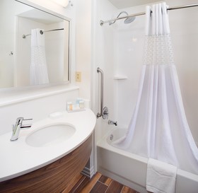 Hampton Inn & Suites Denton