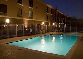 Hampton Inn & Suites Denton