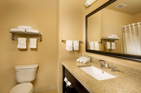 Holiday Inn Express Hotel & Suites Denton-Unt-Twu