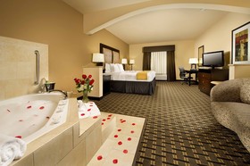 Holiday Inn Express Hotel & Suites Denton-Unt-Twu