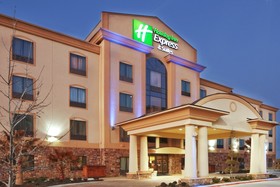 Holiday Inn Express Hotel & Suites Denton-Unt-Twu