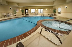 Holiday Inn Express Hotel & Suites Denton-Unt-Twu
